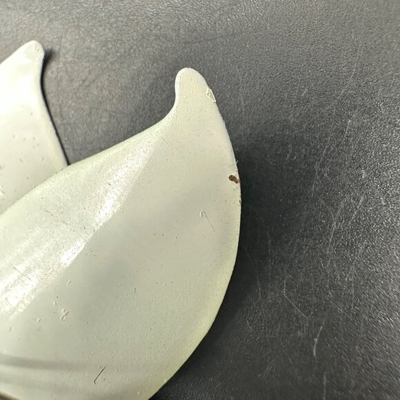 Vintage Flower Power Brooch Pin Mid Century Enamel Retro Green White Floral - Picture 6 of 10